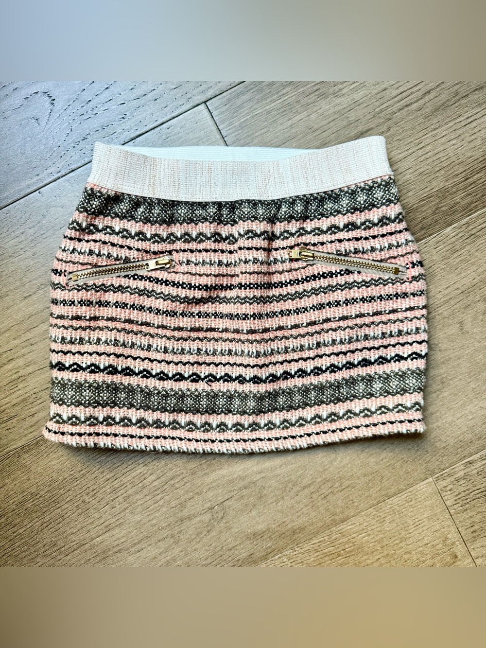 OshKosh B'Gosh Pink
Tweed Mini Skirt - Girls Size
3T EUC
